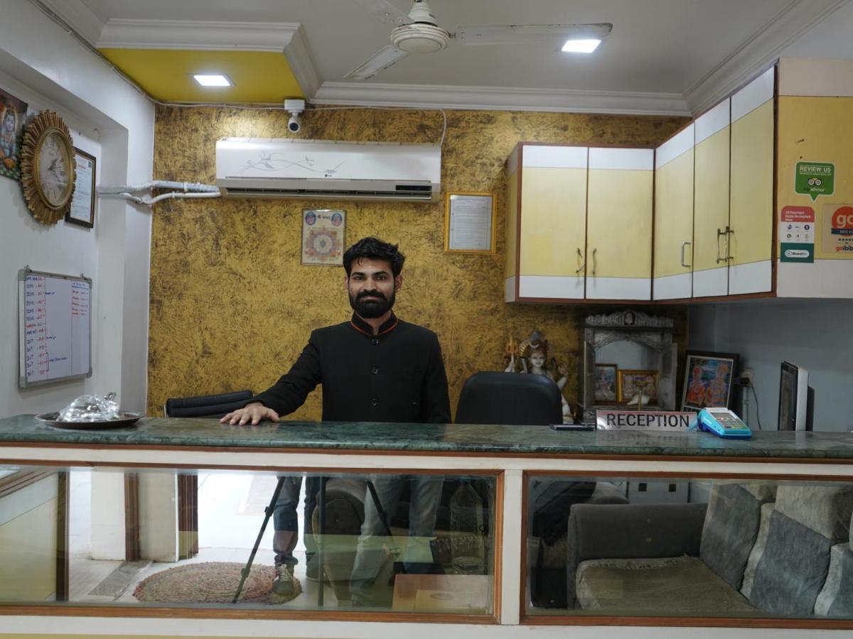 Hotel Krishna Ahmedabad Eksteriør billede