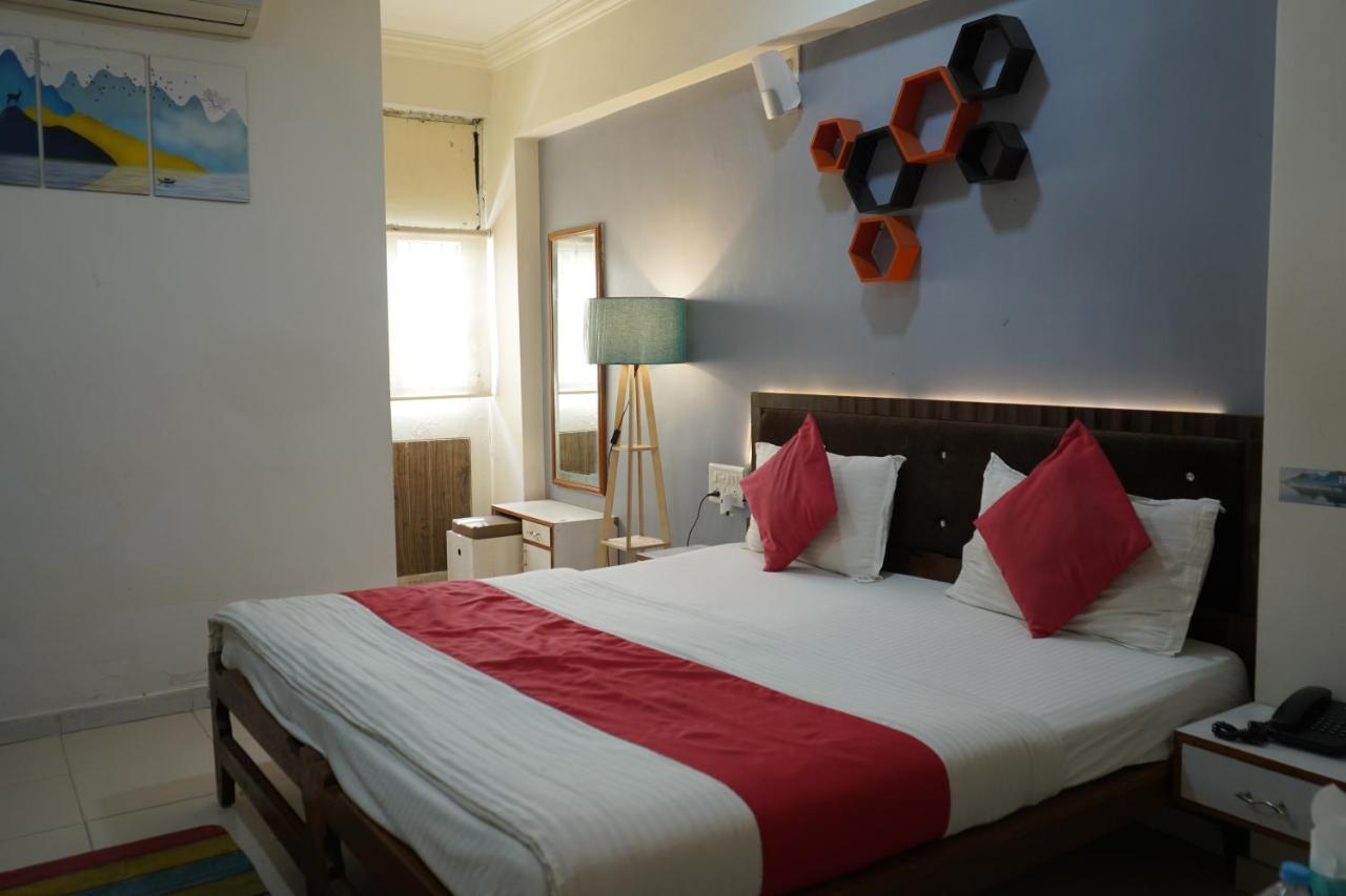 Hotel Krishna Ahmedabad Eksteriør billede