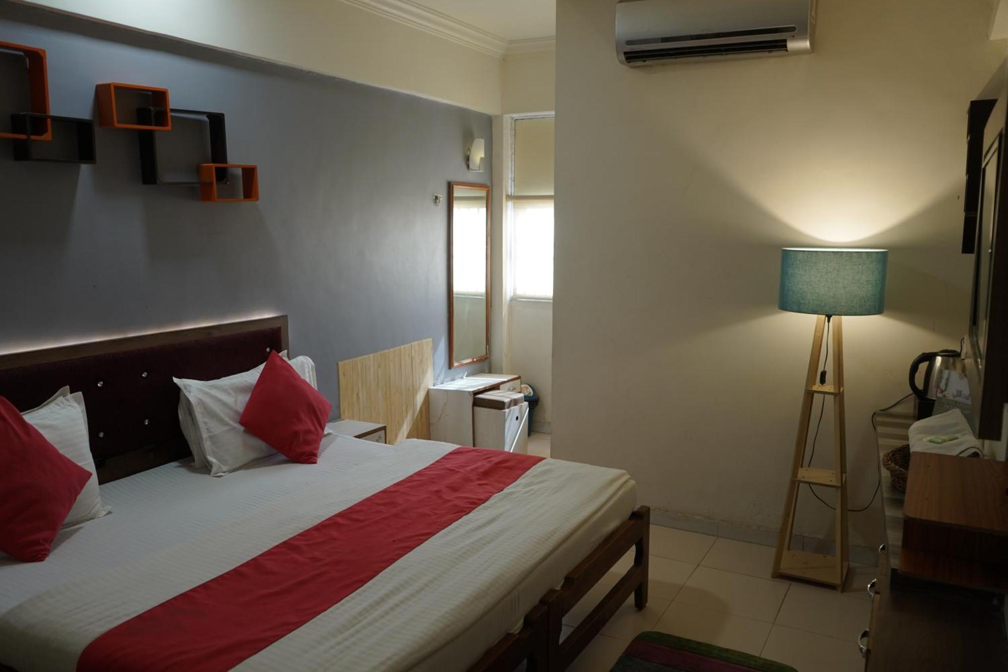 Hotel Krishna Ahmedabad Eksteriør billede