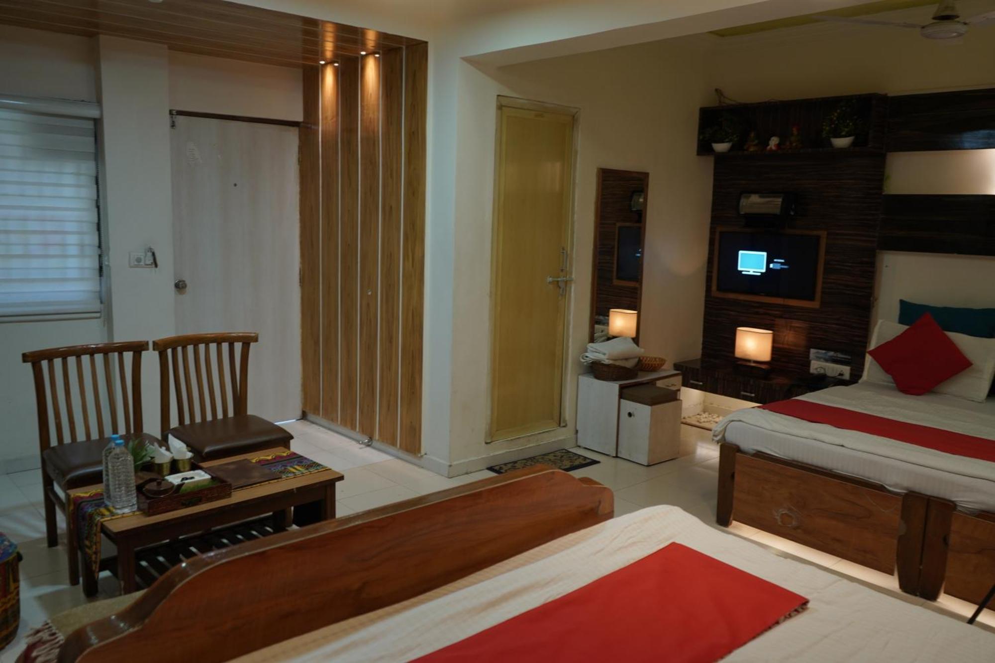Hotel Krishna Ahmedabad Eksteriør billede