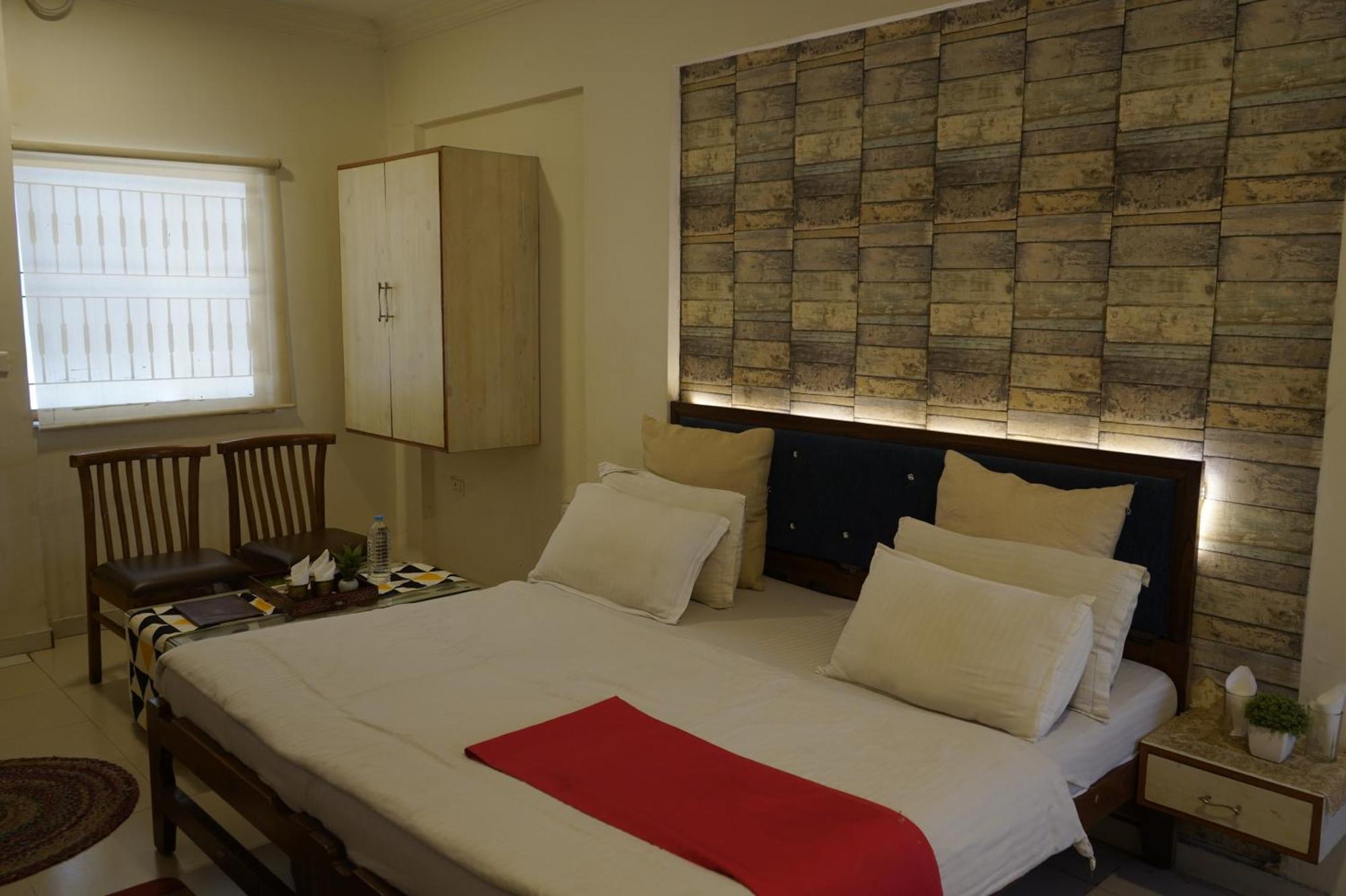 Hotel Krishna Ahmedabad Eksteriør billede